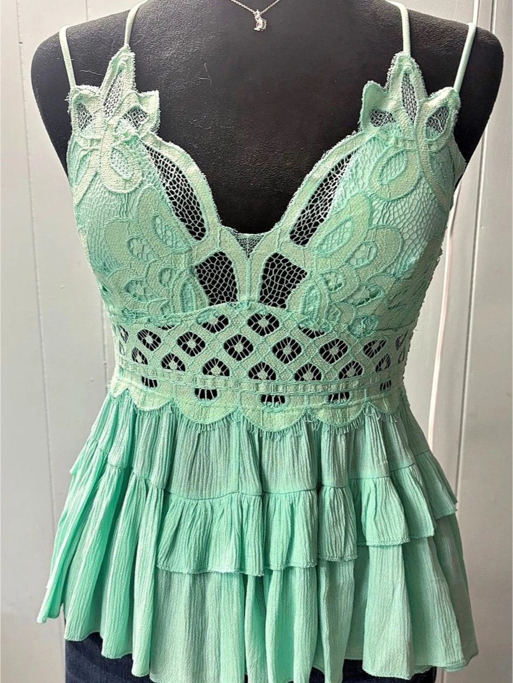 ZenAna Lace Smocked Cami in Green Size Medium